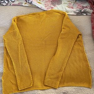 Primark Size Medium, yellow light weight sweater in good condition